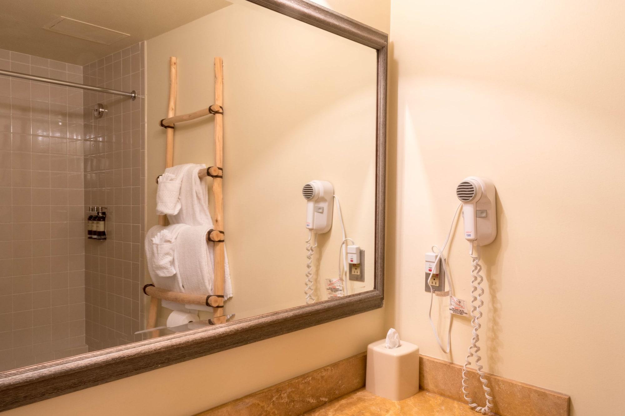 Hotel The At 3*