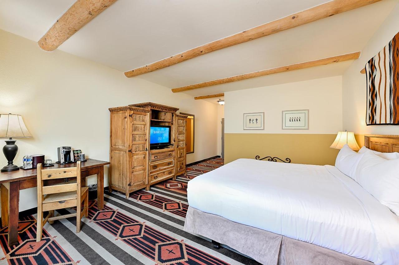 The At 3* Santa Fe