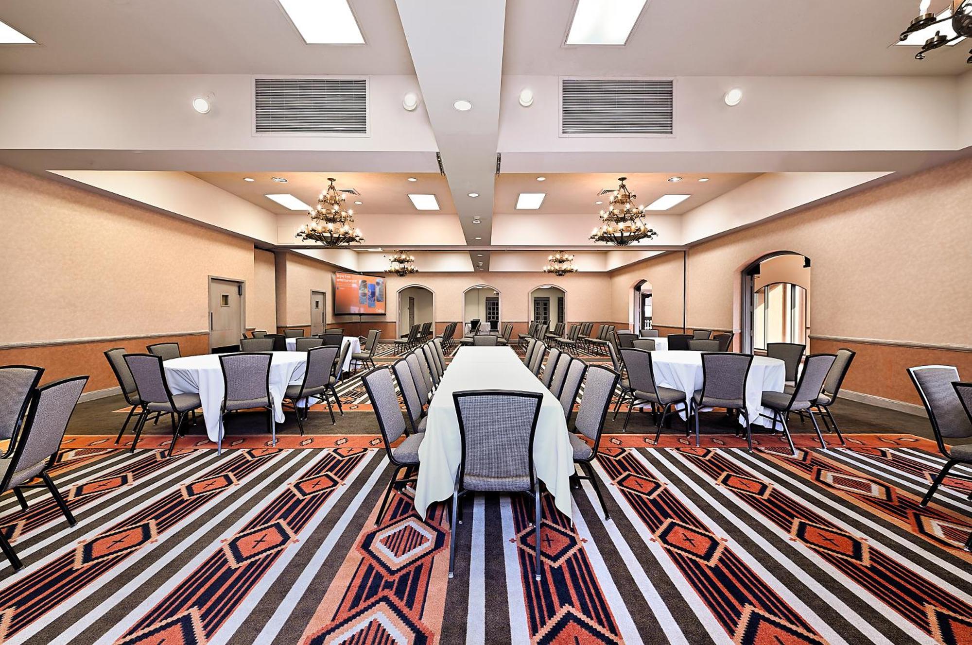 The At Hotel 3*